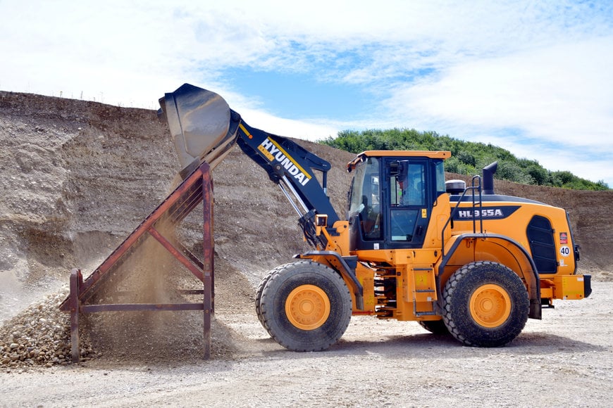 HERBST TIEFBAU OPTS FOR THE NEW HYUNDAI HL955A WHEEL LOADER